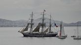 El velero "Belem" con la llama olímpica zarpa de Grecia rumbo a Francia