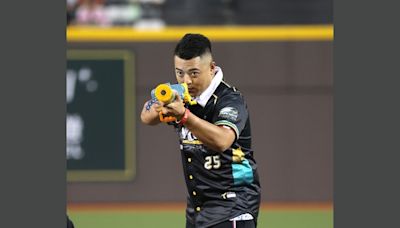 中職／射擊銅牌李孟遠開球 曾與彭政閔、林智勝同當國手