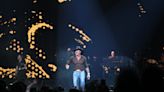 Tim McGraw keeps it breezy, with a touch of soul-searching, at Milwaukee concert