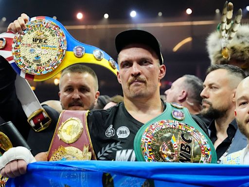 Oleksandr Usyk vacates IBF heavyweight title in 'present' to Anthony Joshua and Daniel Dubois