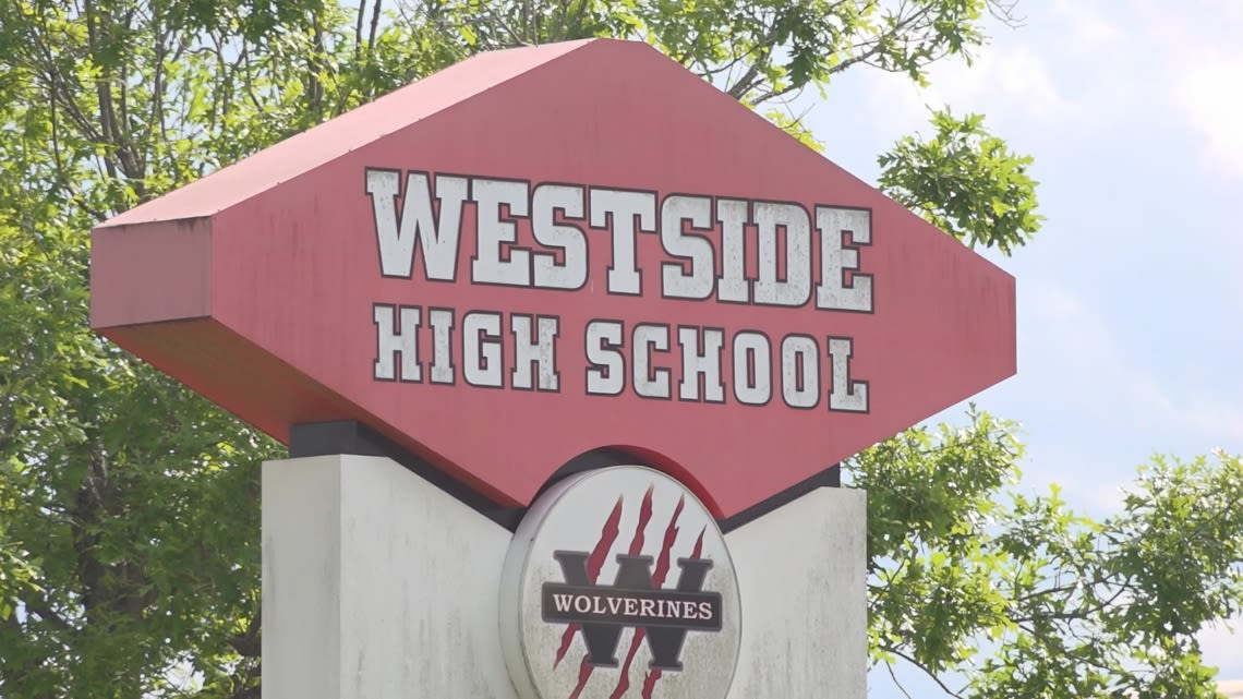 Westside High School parent working to organize others to fight to keep the Jacksonville school open