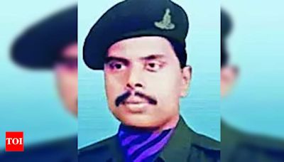 Vettimattom village honors Kargil hero Lance Naik Santhosh Kumar P K | Kochi News - Times of India