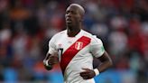 ¡Se suma al equipo! Luis Advíncula llegó a Lima y ya concentra con la Selección Peruana