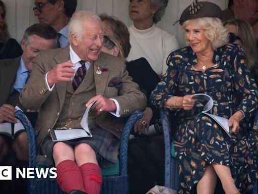 King and Queen enjoy Braemar Highland Games