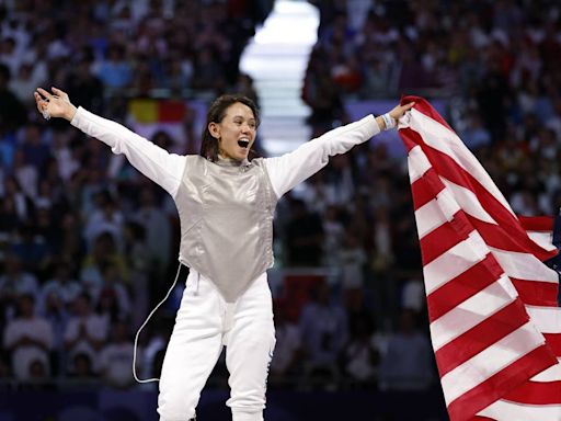 Back-to-back! Lexington’s Lee Kiefer repeats as foil fencing gold medalist at Olympics