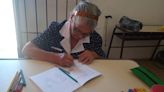 Benita, la tatarabuela que empezó la escuela a los 89 años: “Me dolía el corazón cuando me decían ignorante” | Sociedad
