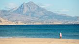 España encadena 30 años con récord de playas con bandera azul: este verano la lucirán 638