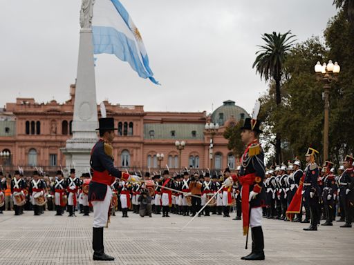 El Ejército argentino lleva a cabo su primer cambio de guardia de regimientos históricos