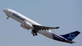 Air Transat's flight attendants authorize strike mandate