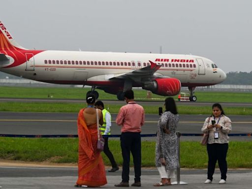 Al menos un muerto y 6 personas heridas tras el derrumbe del techo del aeropuerto de Nueva Delhi