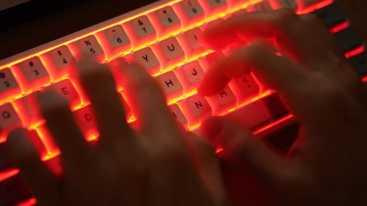 FBI dismantles cybercrime botnet of 19M infected computers