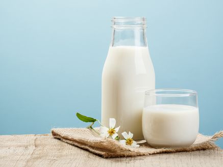 喝牛奶有5大好處，但容易致脹氣、加重咳嗽3壞處，什麼時候喝最好？4禁忌一次看