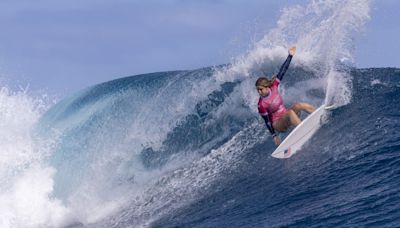 Caroline Marks advances to Olympic surfing semis, reigning champ Carissa Moore eliminated