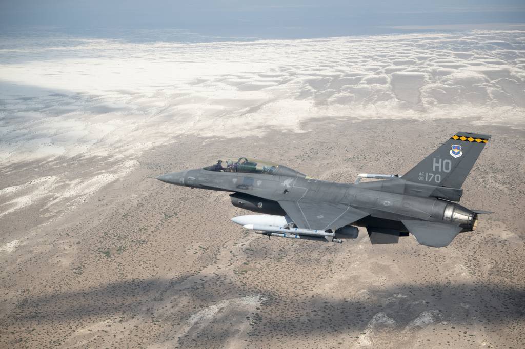 Pilot treated after ejecting from F-16 jet that crashed in New Mexico