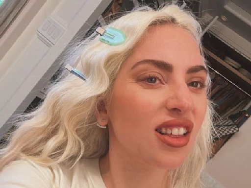 Lady Gaga just underwent a major beauty transformation, debuting a new jet-black hair look