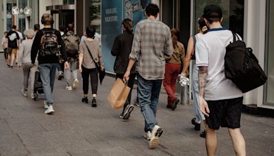 Canada May Retail Sales Likely Fell 0.6% After April Rebound