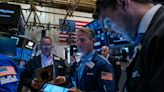 Wall Street hésite à l'ouverture d'une semaine chargée