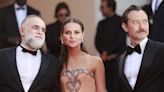 Alicia Vikander, Jude Law y Fassbender ponen el glamour en la alfombra roja de Cannes