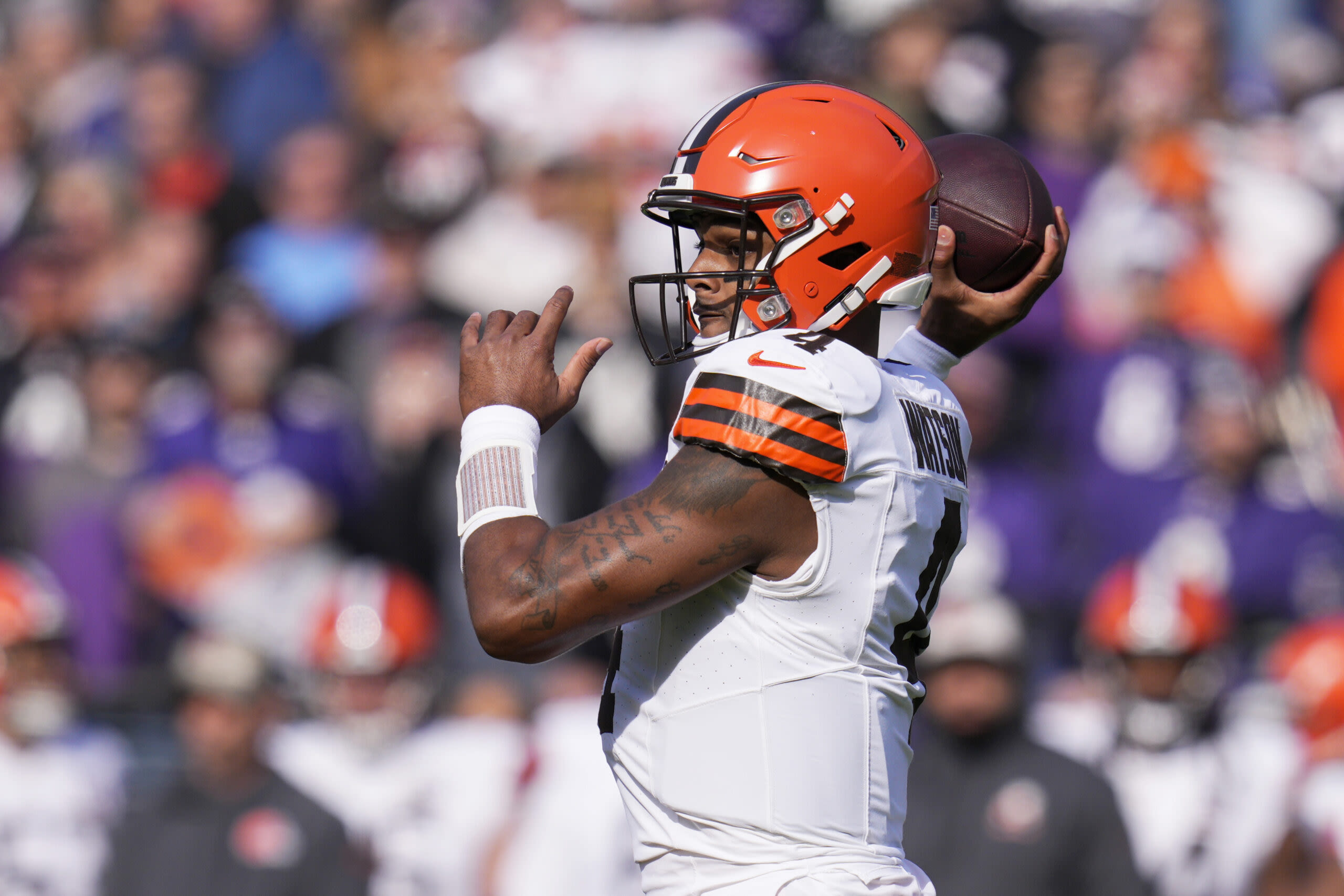 Browns quarterback Deshaun Watson will throw in front of the media Thursday