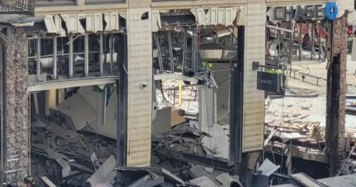 Explosion in downtown Youngstown, Ohio, heavily damages building