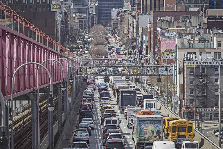 Trucking Association of New York files suit against Manhattan's plan to toll vehicles - TheTrucker.com