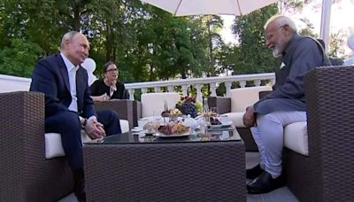 Modi in Russia: President Vladimir Putin praises PM during 'private engagement' at his official residence