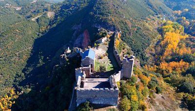 El espectacular castillo del siglo XI incrustado en la roca que cuenta con una de las mejores vistas de la comarca del Bierzo