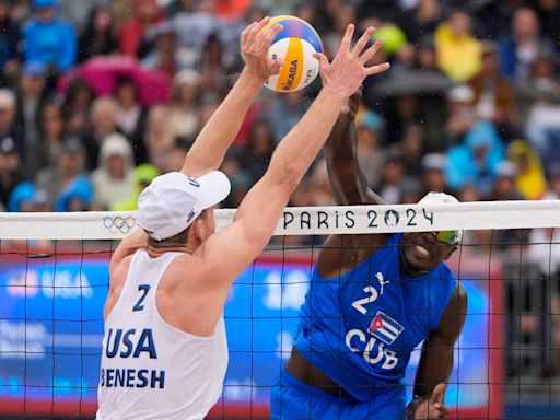 Miles Partain, Andy Benesh advance in Paris Olympics beach volleyball after coaching change