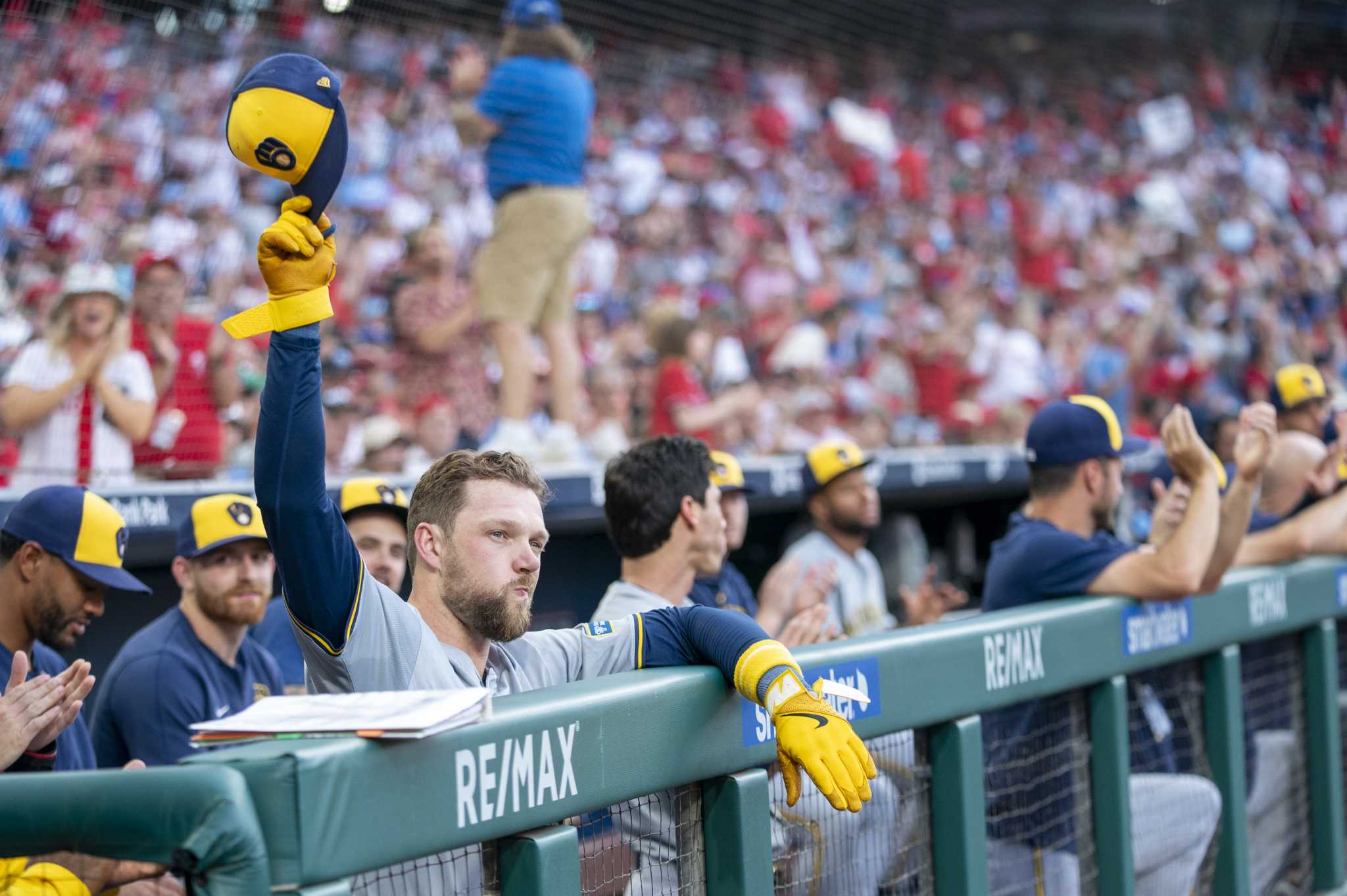 Hoskins homers in return to Philly, but Dahl goes deep in Phillies debut to key 3-1 win over Brewers