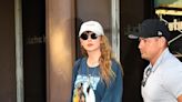 Taylor Swift wears Shania Twain shirt leading fans to think it’s a message for Travis Kelce