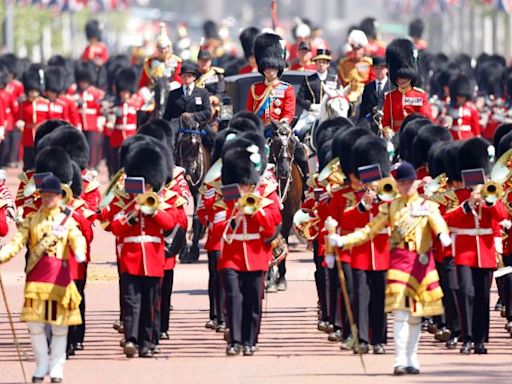 ¿Por qué el rey Carlos III celebra dos cumpleaños? El origen del desfile Trooping the Colour