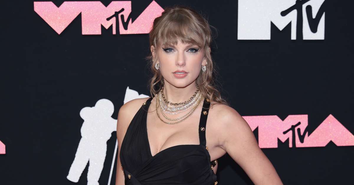 Fans Think They Heard Taylor Swift Say 'Sorry' to Restaurant Patrons for Paparazzi Craze