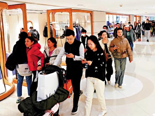 ﻿內地客來港購物免稅倡增至3萬
