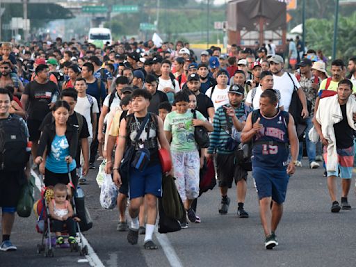 Un grupo de 2.000 migrantes avanza en caravana por el sur de México rumbo a Estados Unidos