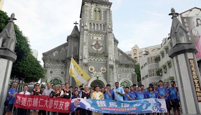 輔大校長藍易振領車隊環台千里 擴大履行社會責任