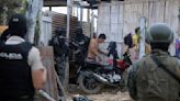 Policía de Ecuador recupera 70 casas tomadas por los narcos