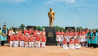 Vasant Valley Public School, Sangrur, kids visit Udham Singh memorial