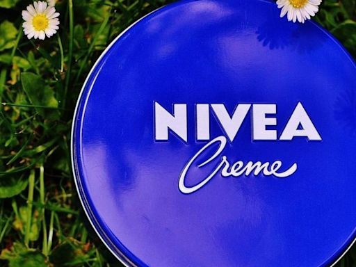 Cuidado: esto es lo que nadie dice sobre la crema Nivea y todo el mundo debería saber