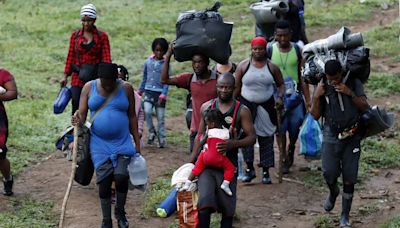 Panamá cierra tres pasos de acceso en el Darién para "canalizar" el flujo de migrantes
