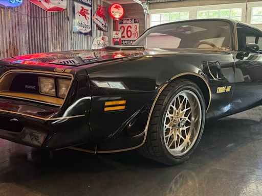 Burt Reynolds’ 1978 Pontiac Trans Am Fails To Sell At Auction