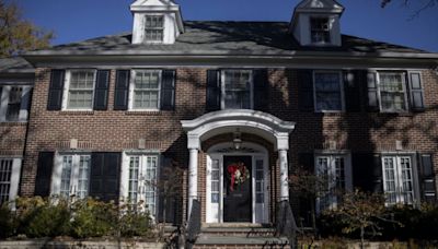 ‘Home Alone’ house for sale in Chicago suburb. See the transformed interior