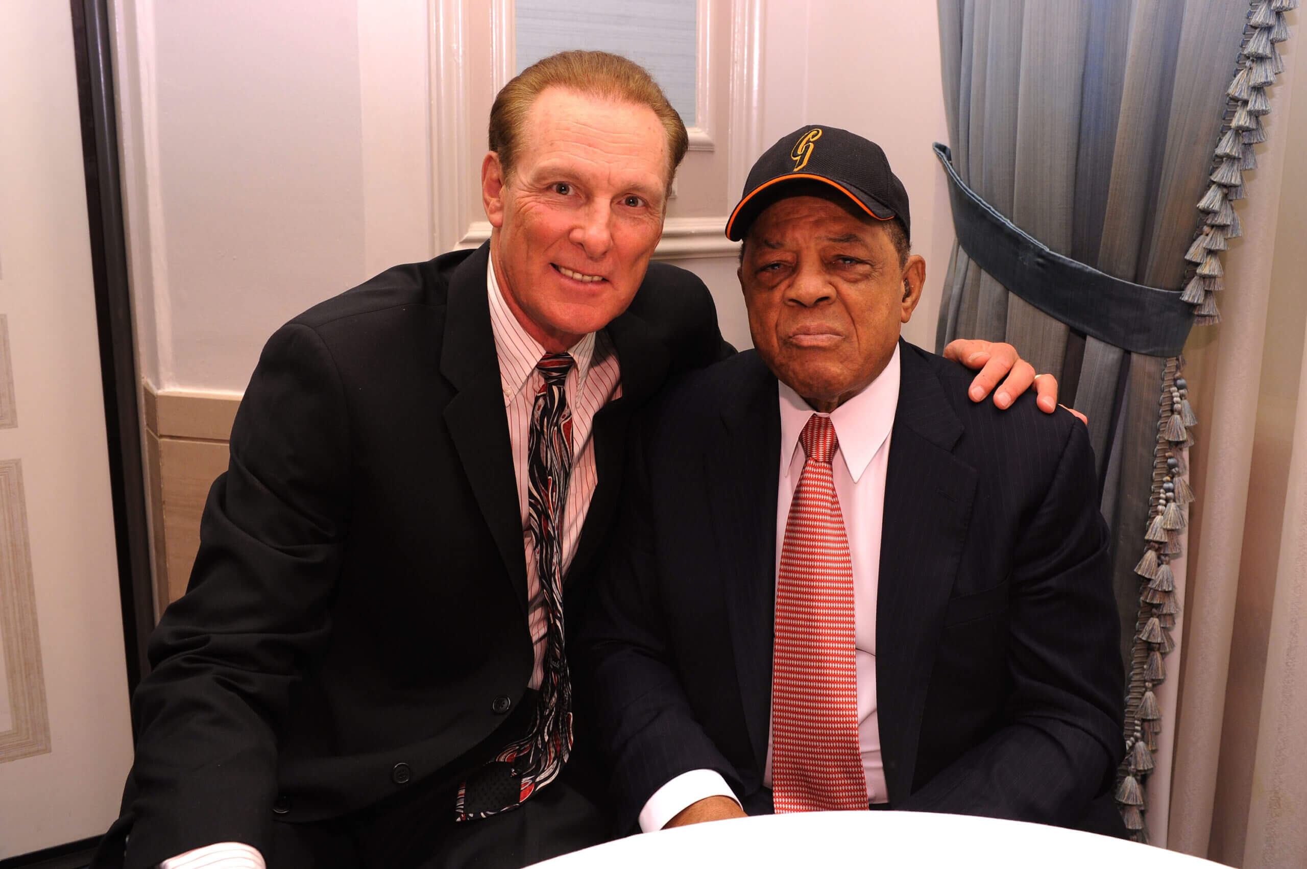 Rick Barry ran onto the field to meet Willie Mays. A friendship was born