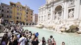 La monumental Fontana di Trevi de Roma se vacía para su limpieza