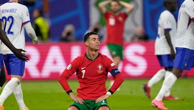 'Cristiano Ronaldo Doesn't Know How To Play Football!' : Ex Italy Star SLAMS Portugal Star For THIS Reason