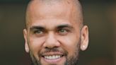 Dani Alves y sus primeras horas en libertad provisional: flores, hamburguesas a domicilio y misterio respecto a Joana Sanz