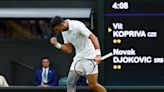 Djokovic y Zverev pasan a segunda ronda de Wimbledon por la vía rápida