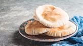 Cómo hacer pan pita casero. Una delicia del mundo árabe que queremos comer todos los días