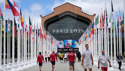 Los deportistas disfrutan los primeros días en la gigante Villa Olímpica previo a la inauguración
