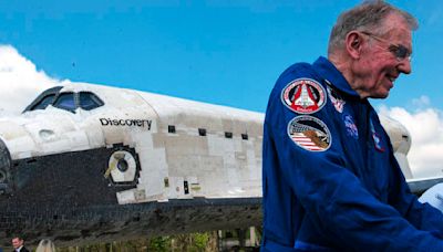 Joe Engle, last of the X-15 test pilots who touched space, dies at 91