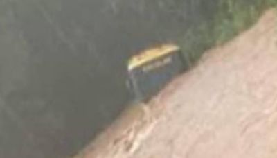 ‘Herói’: motorista de ônibus escolar salva dez alunos durante enxurrada em Santa Catarina